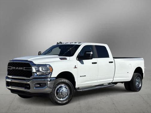 2024 RAM 3500 Big Horn Crew Cab 4x4 8 Box