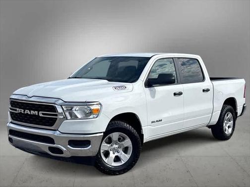 2024 RAM 1500 Big Horn Crew Cab 4x4 57' Box