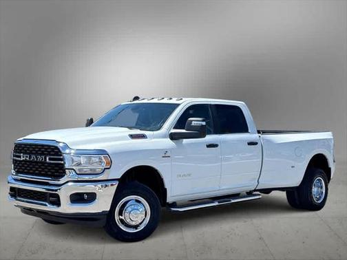 2024 RAM 3500 Big Horn Crew Cab 4x4 8 Box