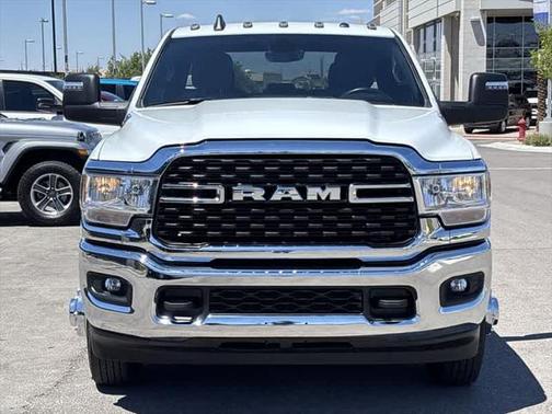 2024 RAM 3500 Big Horn Crew Cab 4x4 8 Box