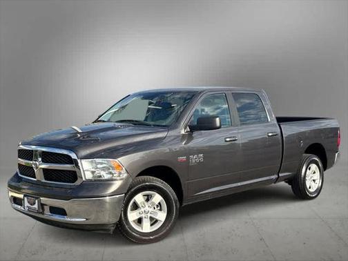2020 RAM 1500 Classic SLT Crew Cab 4x4 64' Box