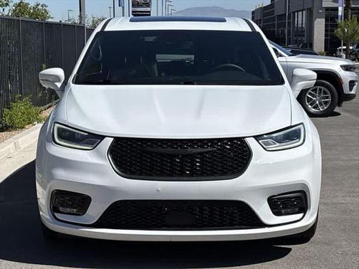 2022 Chrysler Pacifica Hybrid Limited