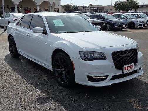 2022 Chrysler 300 Touring