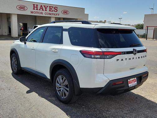 2024 Nissan Pathfinder SV FWD