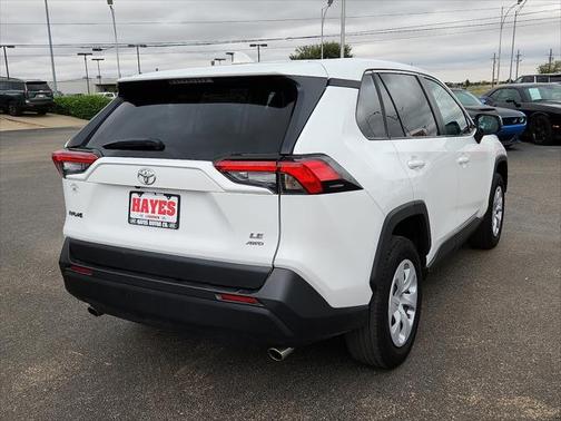 2024 Toyota RAV4 LE