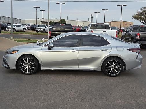 Celestial Silver Metallic 2023 Toyota Camry SE