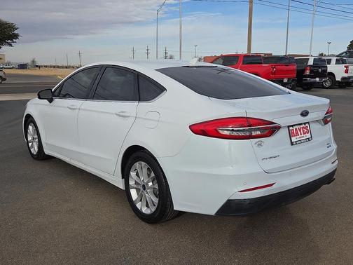 2020 Ford Fusion SE
