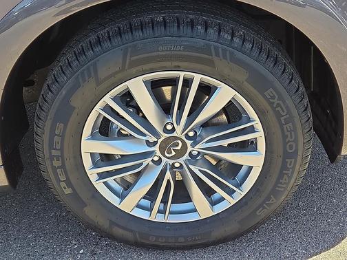 Anthracite Gray 2024 INFINITI QX80 Luxe