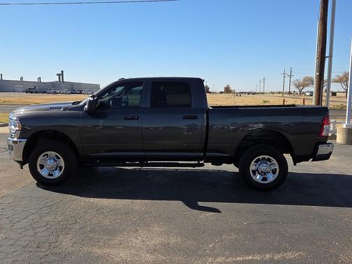 2024 RAM 2500 Tradesman Crew Cab 4x4 6'4' Box