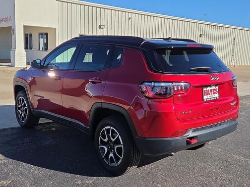 2025 Jeep Compass Trailhawk