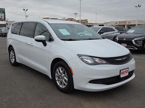 Bright White Clearcoat 2023 Chrysler Voyager LX