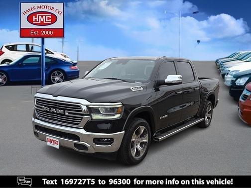 Diamond Black Crystal Pearlcoat 2022 RAM 1500 Laramie