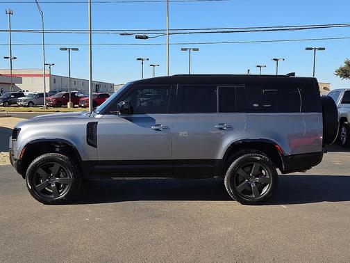 2023 Land Rover Defender 130 X-Dynamic SE