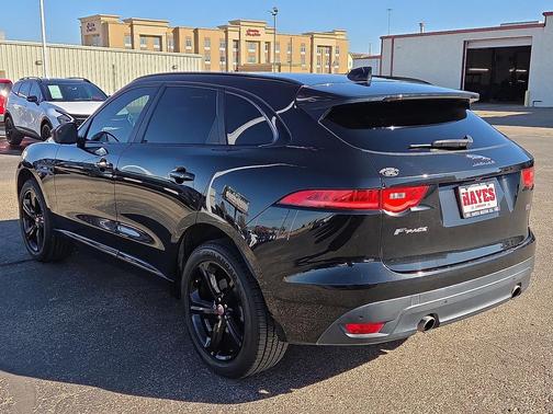 2018 Jaguar F-PACE 30t R-Sport