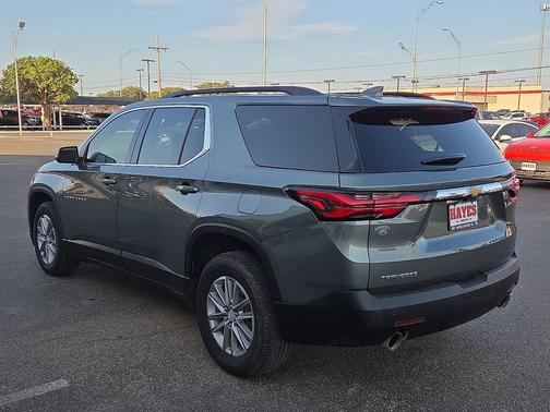 Silver Sage Metallic 2022 Chevrolet Traverse LT Cloth