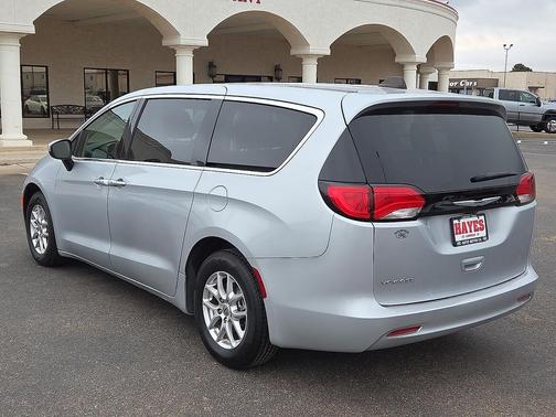 Silver Mist Clearcoat 2023 Chrysler Voyager LX