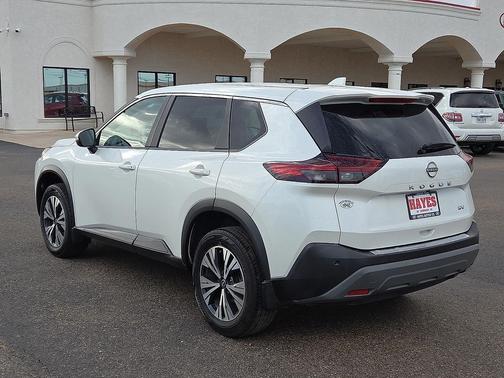 Pearl White Tricoat 2023 Nissan Rogue SV