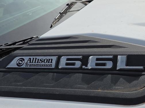 Summit White 2024 Chevrolet Silverado 2500 LT