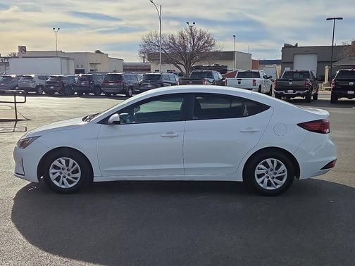 2020 Hyundai ELANTRA SE