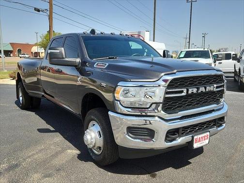 2024 RAM 3500 Tradesman Crew Cab 4x4 8' Box