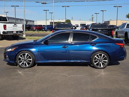 Deep Blue Pearl 2021 Nissan Altima SR FWD