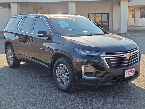 Black Metallic 2023 Chevrolet Traverse LT Cloth
