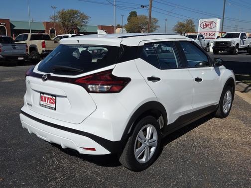 2022 Nissan Kicks S
