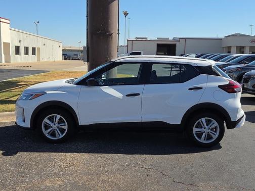 2022 Nissan Kicks S