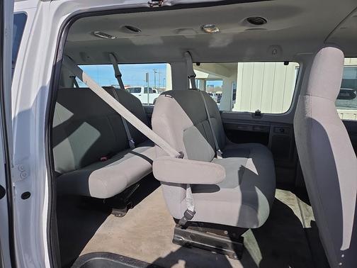 2014 Ford E350 Super Duty XL