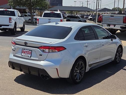 Classic Silver Metallic 2026 Toyota Corolla SE