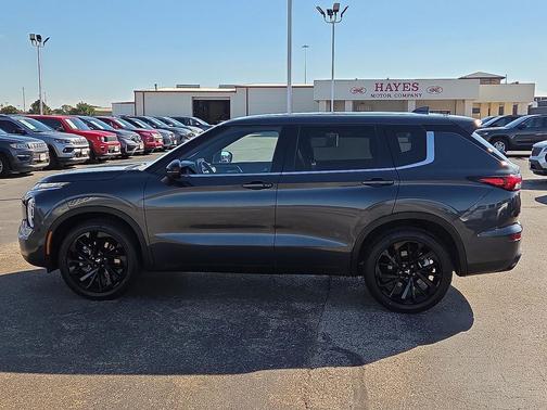 2024 Mitsubishi Outlander SE Black Edition w/Pano Roof S-AWC