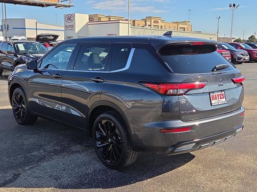 2024 Mitsubishi Outlander SE Black Edition w/Pano Roof S-AWC