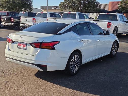 Pearl White 2023 Nissan Altima 2.5 SV