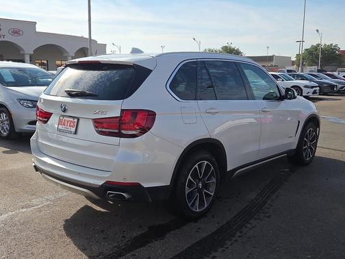 Mineral White Metallic 2018 BMW X5 sDrive35i