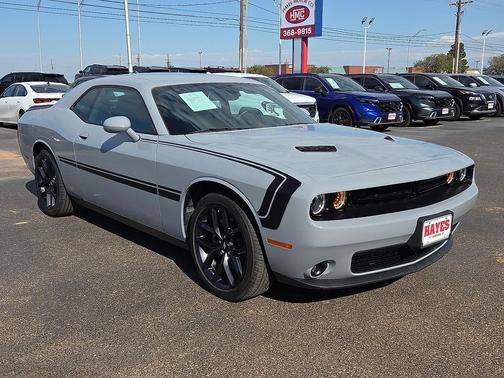 2022 Dodge Challenger SXT