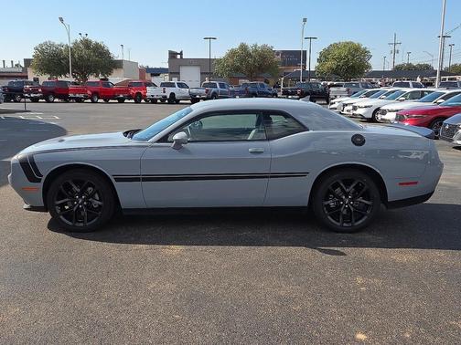 2022 Dodge Challenger SXT