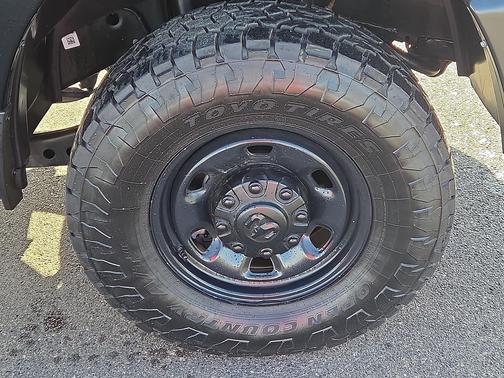 Diamond Black Crystal Pearlcoat 2025 RAM 2500 Tradesman Crew Cab 4x4 6'4' Box