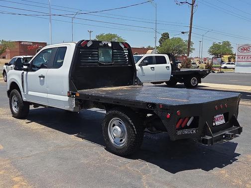 Oxford White 2023 Ford F-350 XL