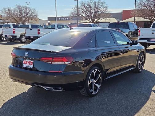 2021 Volkswagen Passat 2.0T R-Line