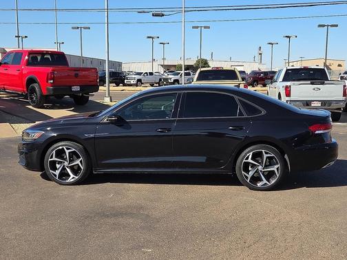 2021 Volkswagen Passat 2.0T R-Line