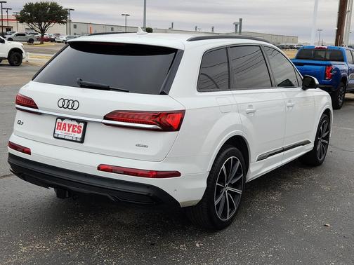 2021 Audi Q7 55 Premium Plus