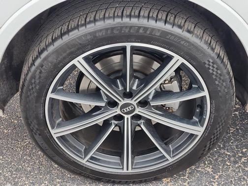 2021 Audi Q7 55 Premium Plus