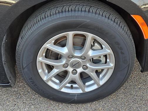 Diamond Black 2024 Chrysler Pacifica Touring L