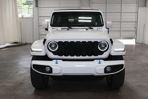 Bright White Clearcoat 2024 Jeep Wrangler 4xe High Altitude