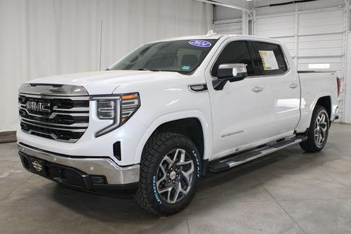 White Frost Tri-Coat 2024 GMC Sierra 1500 SLT