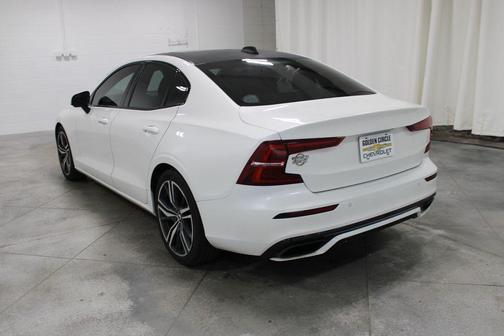 2019 Volvo S60 T6 R-Design