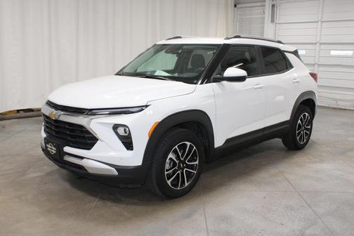 Summit White 2025 Chevrolet Trailblazer LT