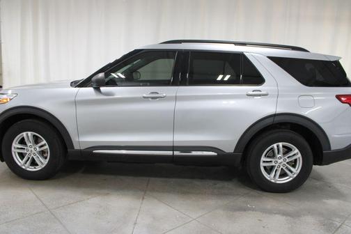 Iconic Silver Metallic 2020 Ford Explorer XLT