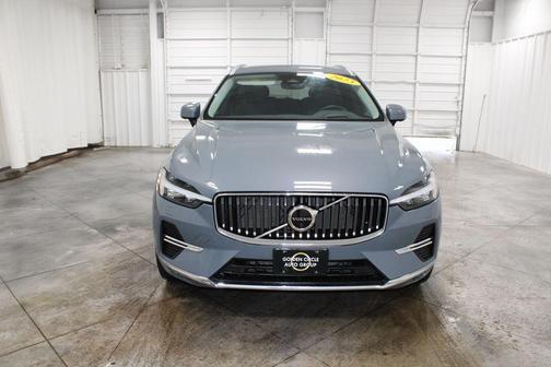 2023 Volvo XC60 B6 Ultimate Bright Theme