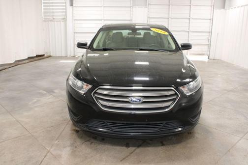 Shadow Black 2018 Ford Taurus SE